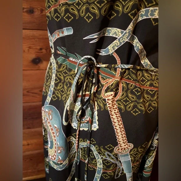 URBAN OUTFITTER LONG ELEGANT DRESS. - Picture 8 of 9